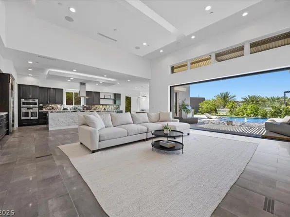2228 Summit Mesa Ln, Henderson, NV 89052