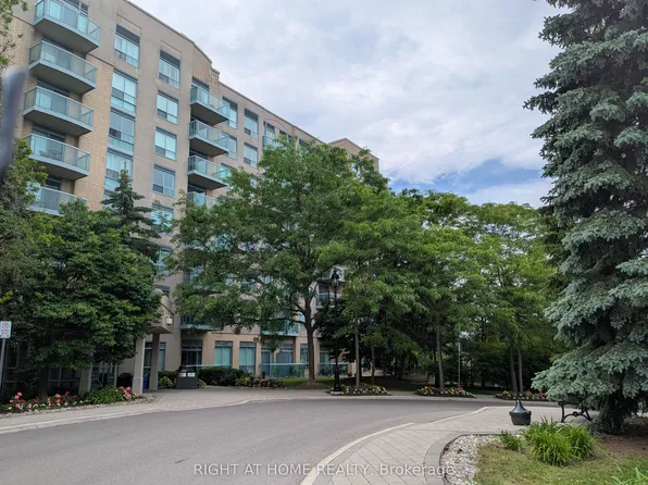 3 Ellesmere St Unit 107, Richmond Hill, ON L4B 4N2