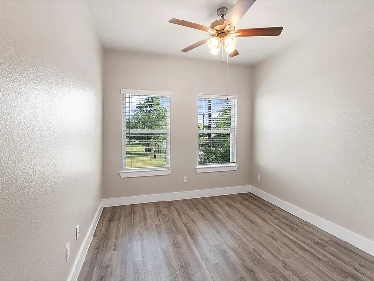 7703 Rainbow Close Ln — Photo 18