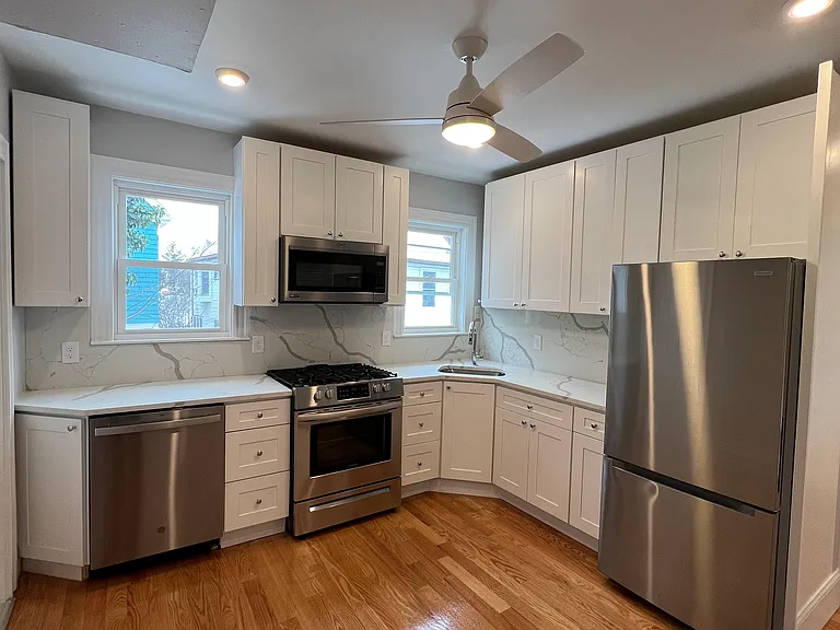 11 Burnham St #2 — Photo 5