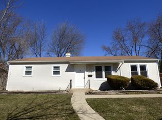 410 Bernard Dr, Buffalo Grove, IL 60089
