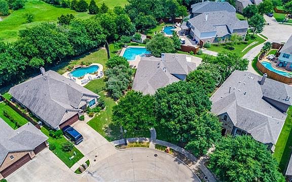 2nd image of 915 Mont Cascades Dr