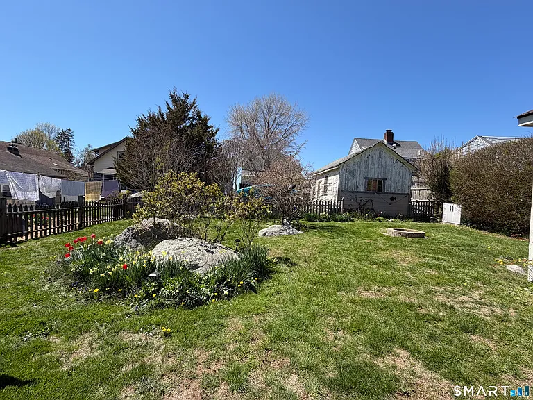 40 Ashworth Ave — Photo 15
