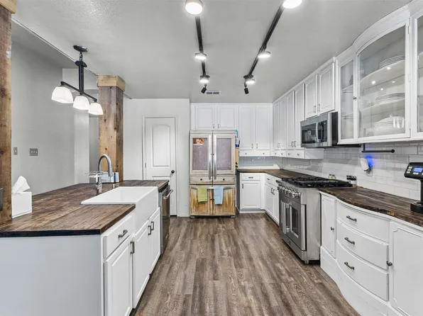 232 Laramie Ln, Desoto, TX 75115