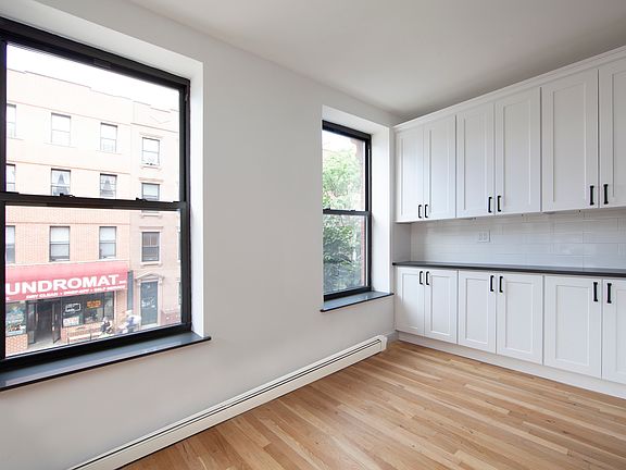 4th image of 211 Sackett St APT 2W