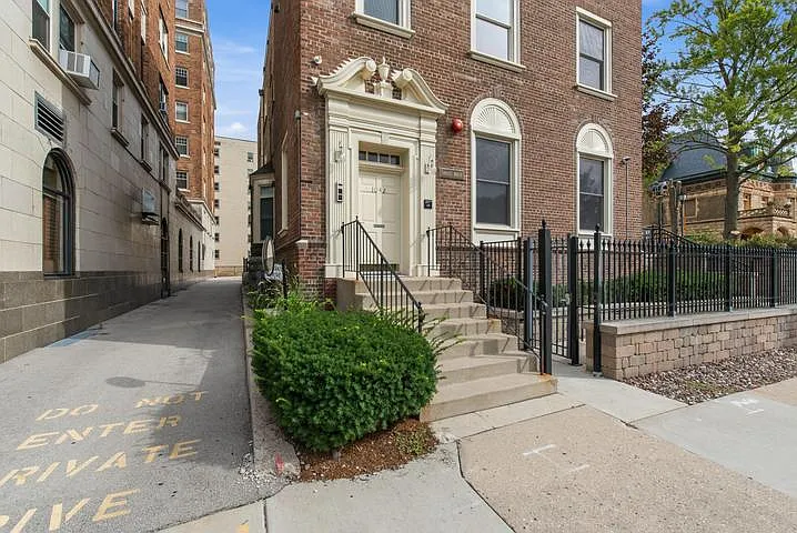 3 bed, 2400 sqft, $7,049 — Photo 1