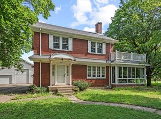 114 E North St, Bethany, IL 61914