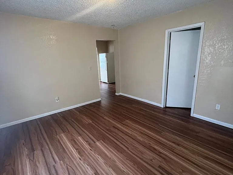 3105 S Harrison St — Photo 12