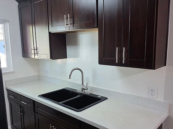3rd image of 260 Chiquita Ave #9