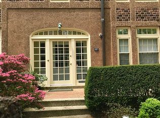 27 Greenway Ter, Flushing, NY 11375