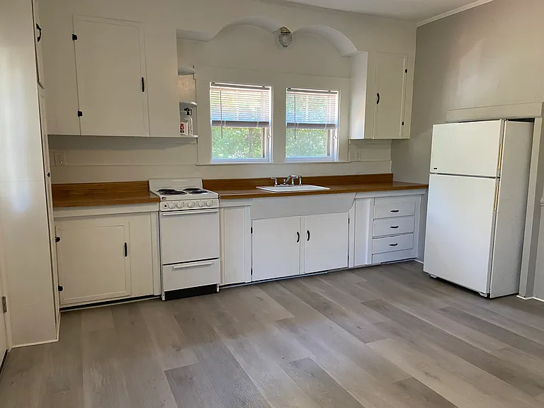 30-32 Elm St #30B — Photo 2