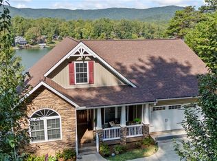 110 Lake Ridge Ln, Tamassee, SC 29686