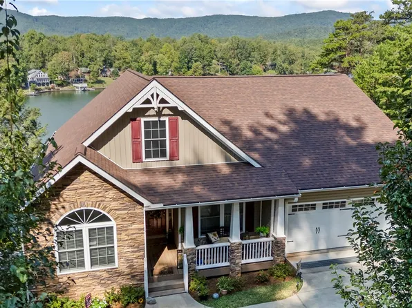 110 Lake Ridge Ln, Tamassee, SC 29686
