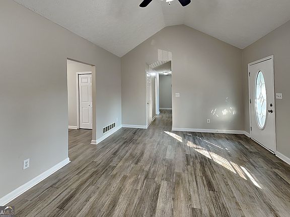 3rd image of 105 Copper Mine Ln