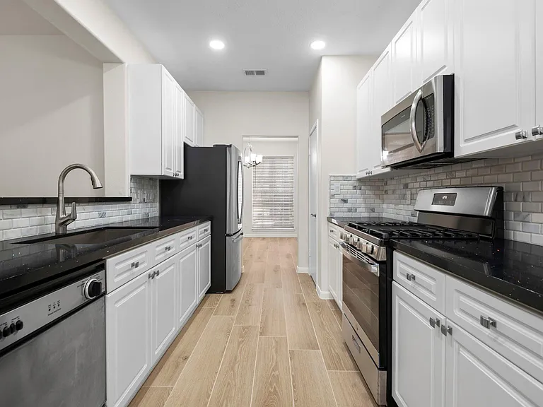 13 E Willowwood Ct — Photo 9