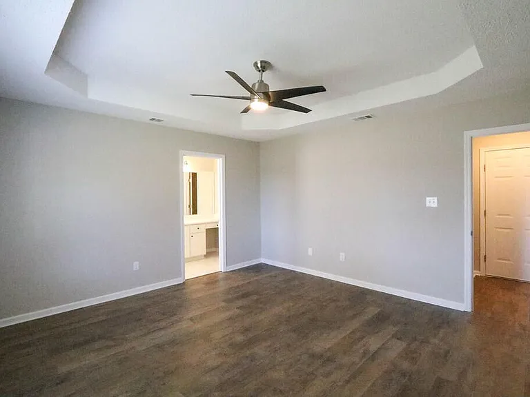 4505 Guinevere Ct — Photo 11