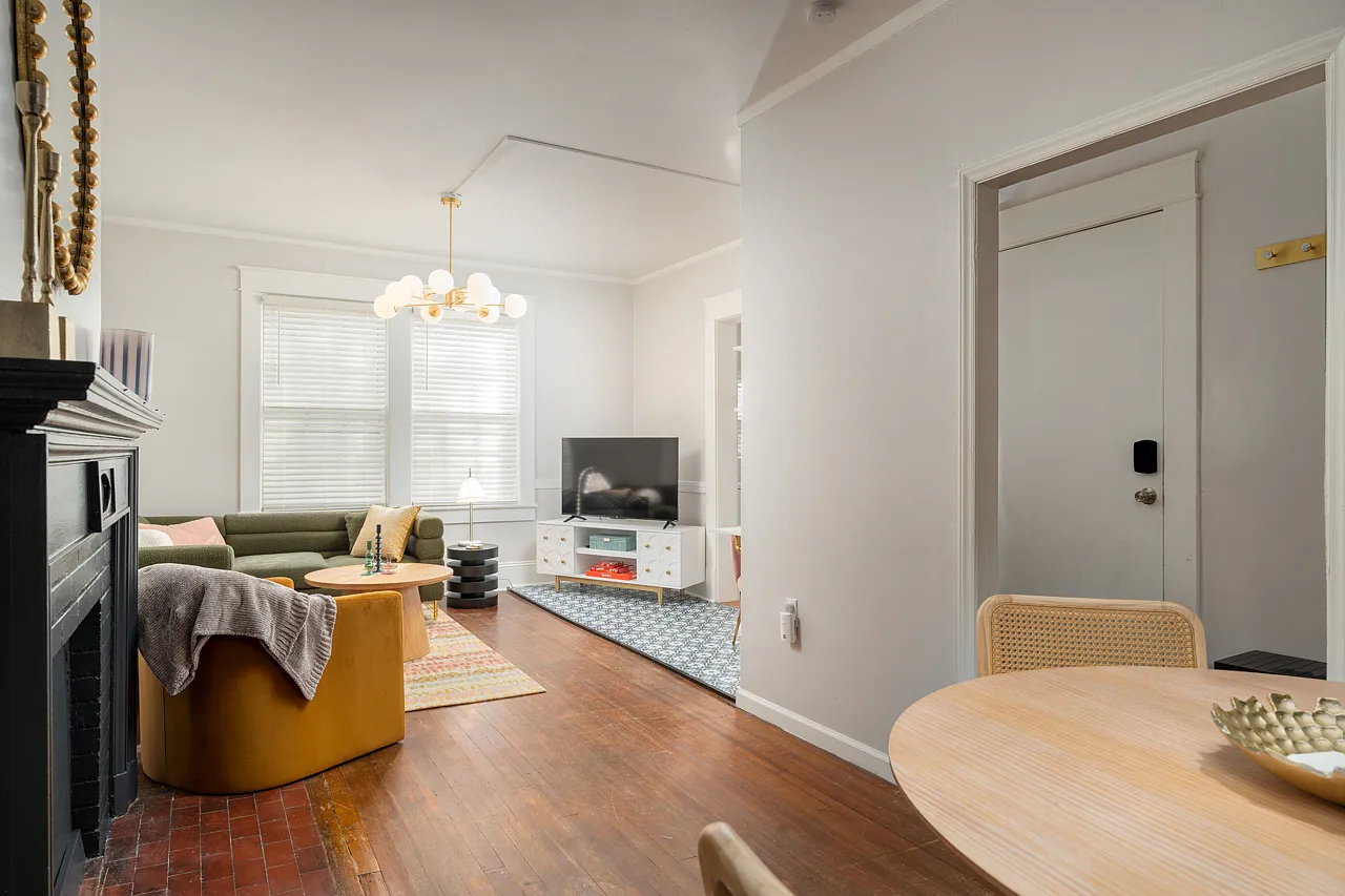 1504 W Friendly Ave — Photo 3