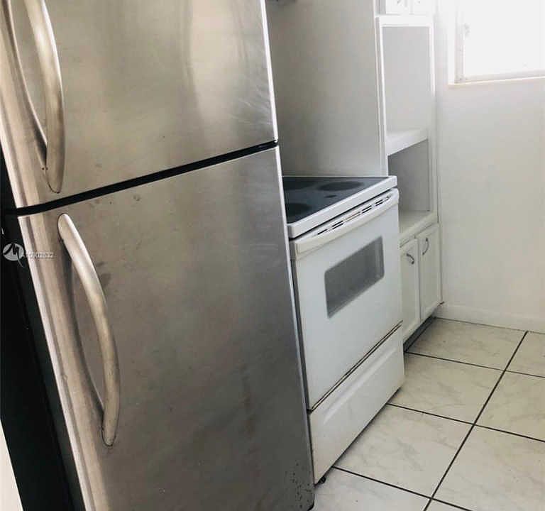 1st image of 461 NE 82nd Ter APT 6