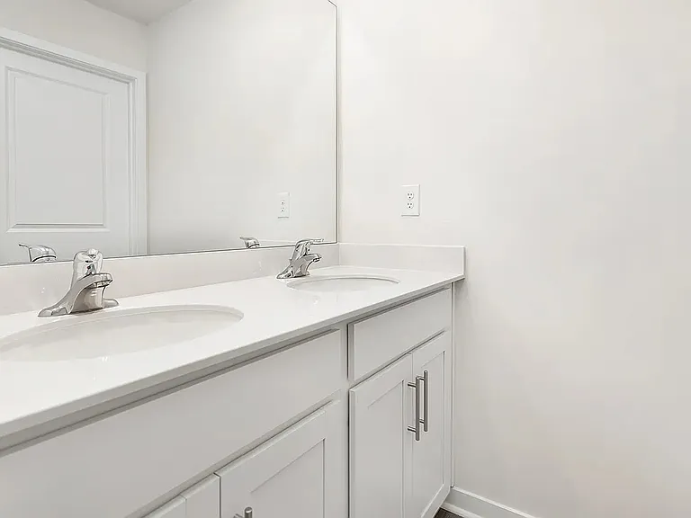 7604 Bainbridge Rd — Photo 8