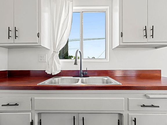 4th image of 3005 S Normandie Ave APT 8