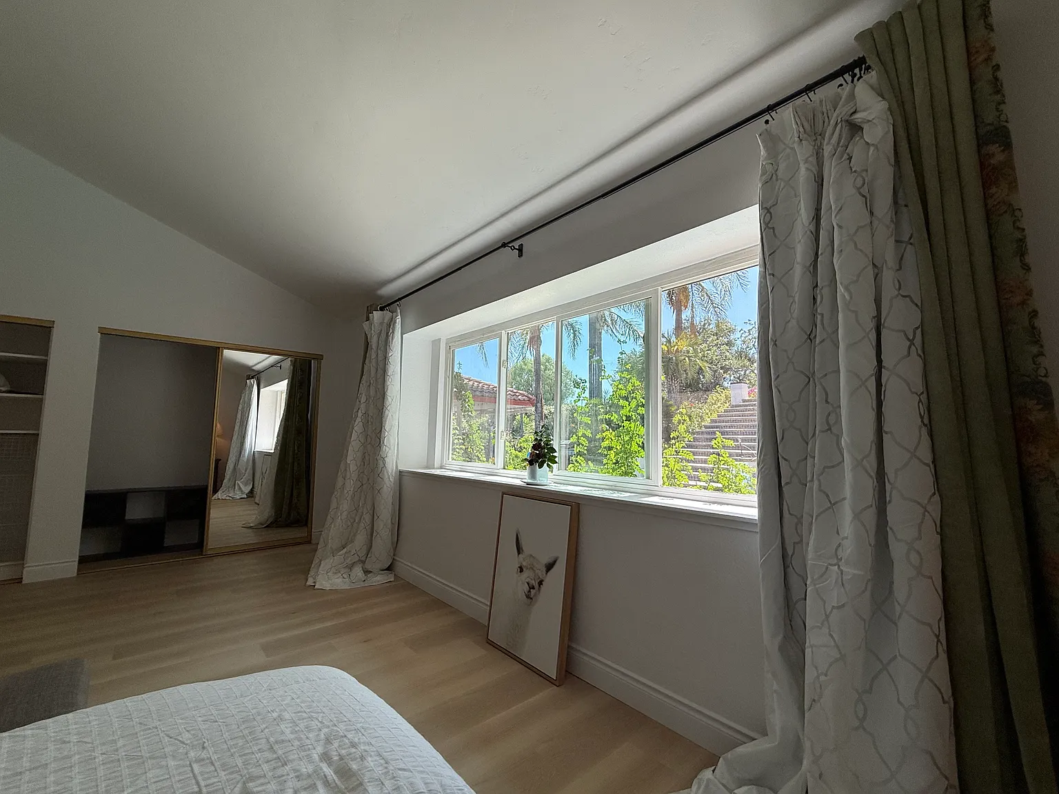 3 bed, 2273 sqft, $1,950 — Photo 3
