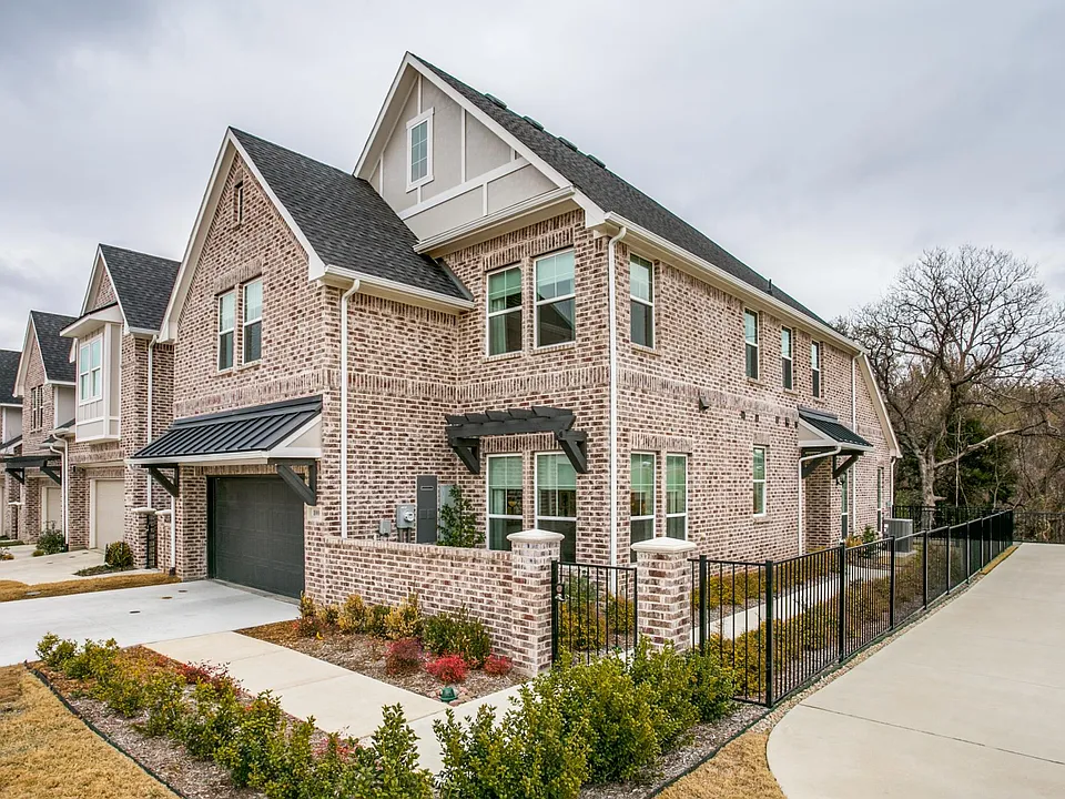 100 Claire Dr