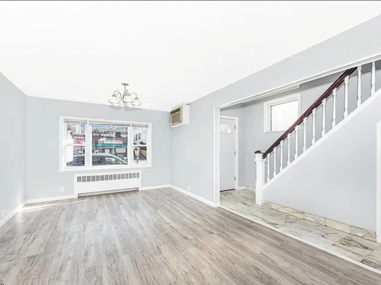 552 Kimball Ave — Photo 3