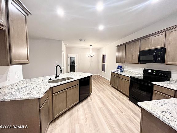 2nd image of 7401 Bon Ami Cir