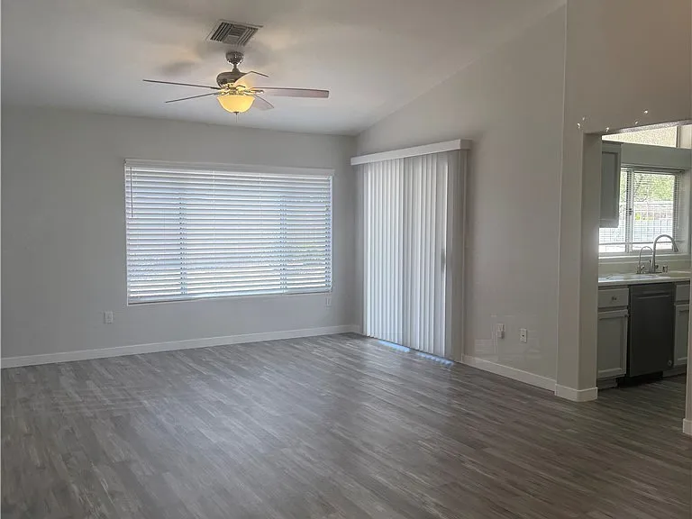 9909 Bundella Dr — Photo 22