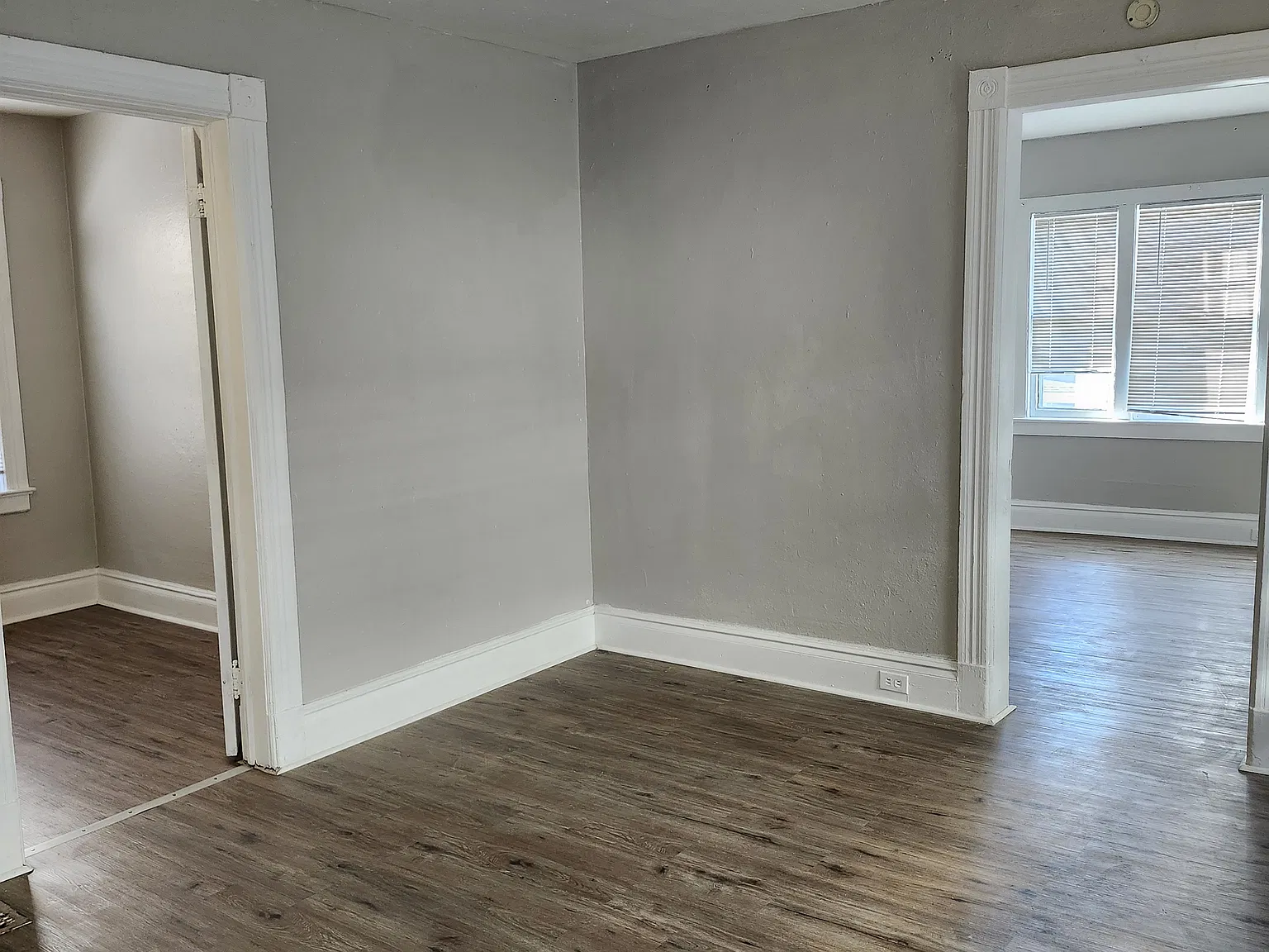 2 bed, 968 sqft, $1,100 — Photo 2