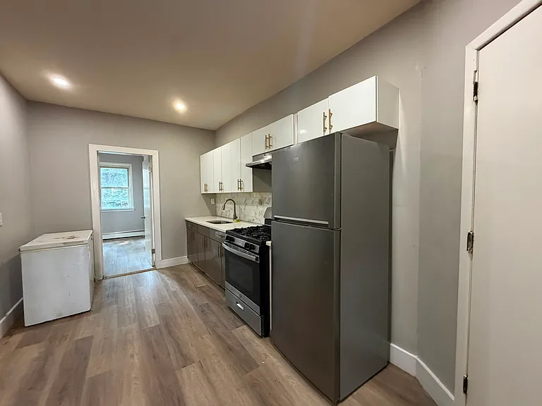26 Andrew St #17E — Photo 9