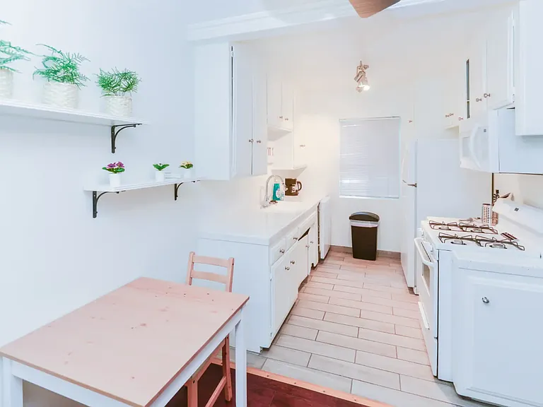 2042 S Corning St #B2 — Photo 14
