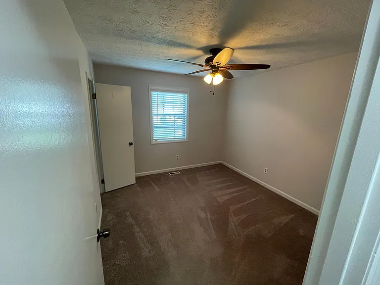 2423 Falcon Ct — Photo 13
