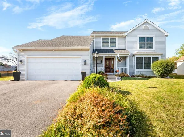 10730 Hershey Dr, Williamsport, MD 21795