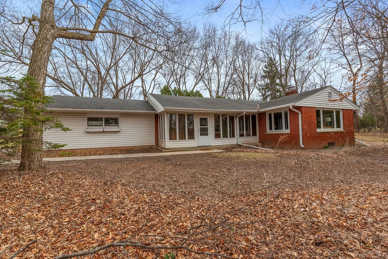 405 Grand AVENUE, Thiensville, WI 53092 | Zillow