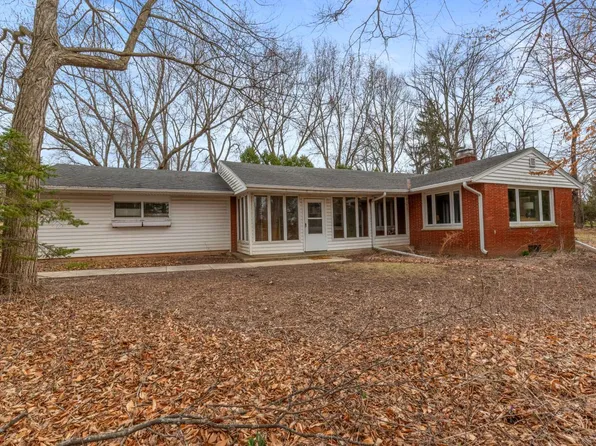 405 Grand AVENUE, Thiensville, WI 53092