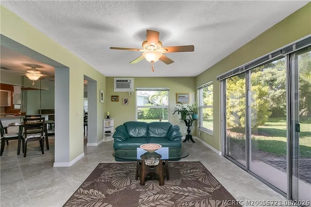 2 bed, 2.0 bath, 1312 sqft, $2,250 — Photo 2