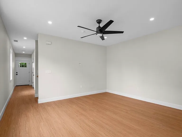 30 Manila Ave #1A — Photo 12