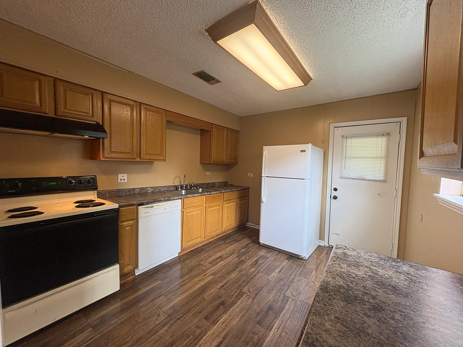 2 bed, $1,195 — Photo 3