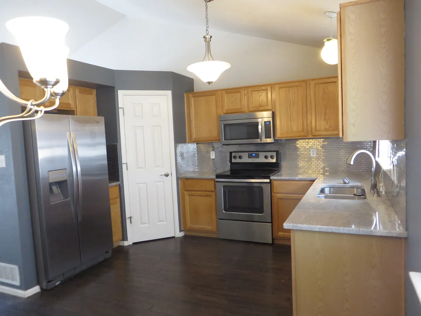 Updated Single Family home in Thornton — Photo 3