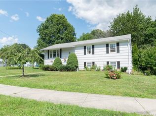 3 Valley Brook Rd, West Haven, CT 06516