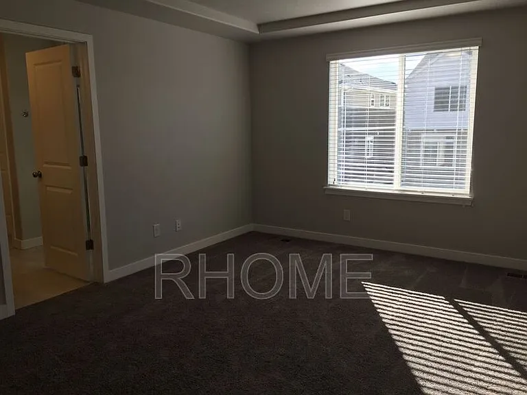 2527 N Wallace Way — Photo 7