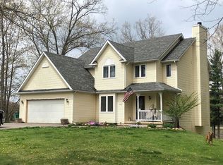 865 Sarah Rd, Pinckney, MI 48169