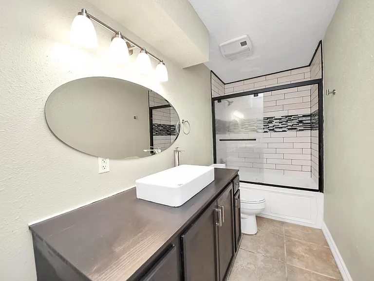 1104 N Heron Dr — Photo 14