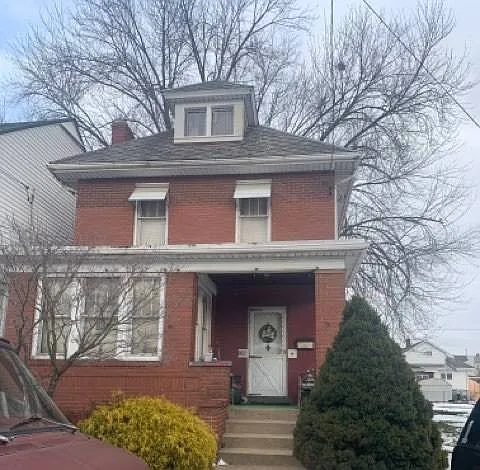 136 2nd St photo 1