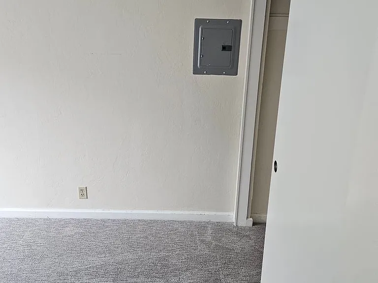 410 Redwood Ave — Photo 7