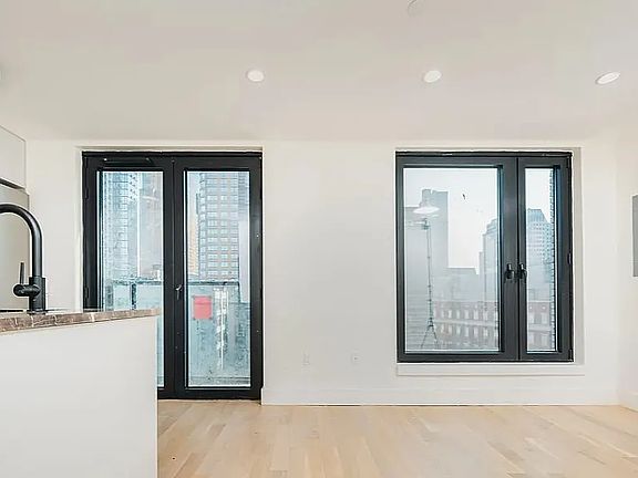 5th image of 260 Gold St #902