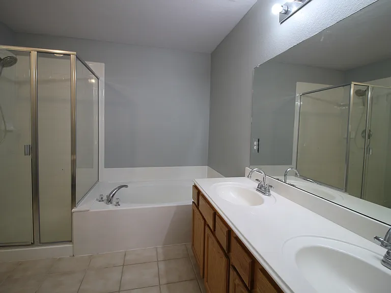 4188 Cherry Ridge Dr — Photo 16