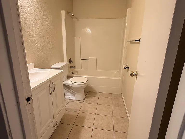 808 W Olmos Dr — Photo 19
