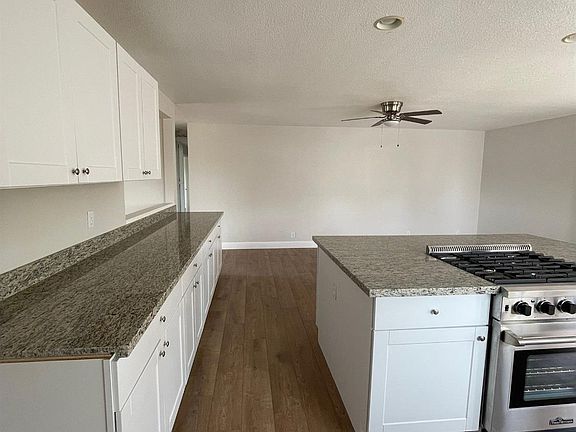5th image of 2088 Greenbriar Rd